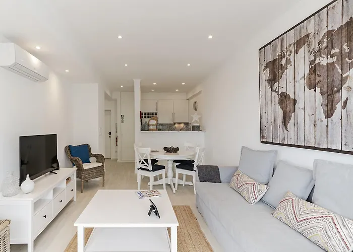 Lido Ii By An Island 푼샬