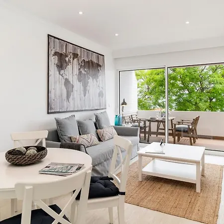 Lido Ii By An Island Daire *